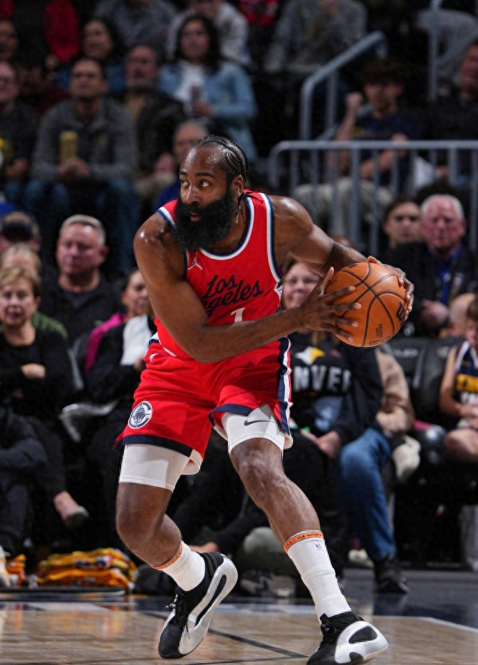 NBA季后赛倒计时，罗马集结日战术微调，细节引发关注，话题不断，细节决定成败的简单介绍-爱游戏